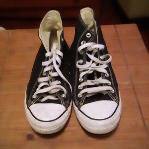 Men high top Converse size 9